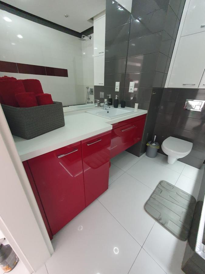 Silver Apartment *