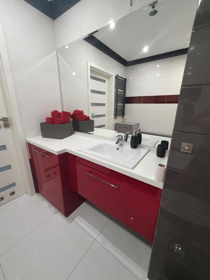 Silver Apartment *